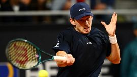 De Minaur e Nardi: il tifo diventa tossico. L’australiano a muso duro contro il pubblico, interviene il giudice di sedia