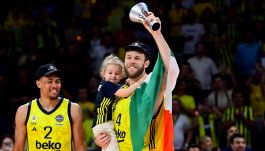 La rivincita di Nicolò Melli: l'Eurolega a 34 anni è uno schiaffo (anche) all'Olimpia. Che intanto dice addio a Mirotic