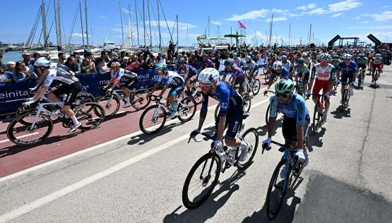 Giro d'Italia, tappa 8 Giulianova-Castelraimondo: Fortunato in fuga, è la maglia rosa virtuale