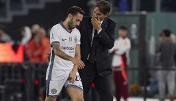 Inter, squalifica soft Inzaghi e Calhanoglu per caso curve scatena la polemica sul web