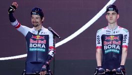 Giro d'Italia, i favoriti: Roglic e Ayuso, un duello generazionale. Ultima chiamata per i gemelli Yates