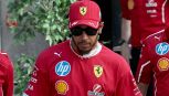 F1 Imola, Hamilton mostra i muscoli ma spegne i social: l'unfollow alla Ferrari è un caso. Il dubbio di Villeneuve