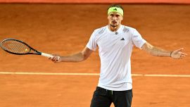 Zverev perde contro Musetti e la prende malissimo: la scenata dopo il primo set, le accuse e la frecciata al toscano