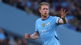 Il Napoli accontenta De Bruyne con un maxi-ingaggio: cosa manca per il sì. Intanto Kvaratskhelia tifa per Conte  