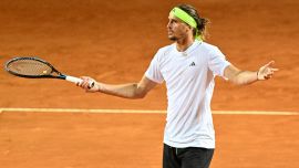 Amburgo, Zverev in crisi profonda: che mazzata con Muller. Sinner e Alcaraz più lontani, il Roland Garros è decisivo