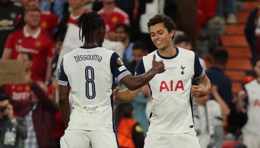 Europa League, pagelle Tottenham-Manchester United 1-0: Johnson e Vicario mettono fine al digiuno degli Spurs, Fernandes delude