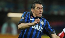 Inter, l’ex Lucio migliora dopo l’incidente e le ustioni: il post della moglie dall’ospedale