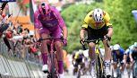 Giro d'Italia, tappa 13: Pedersen fa un altro sport, ma che bravo Van Aert. Del Toro è 'mister abbuono'