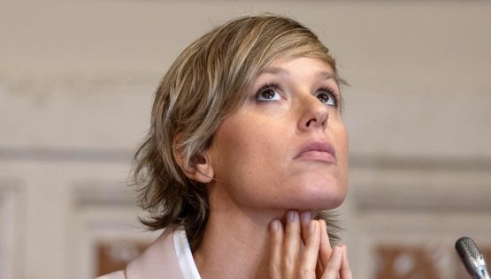 Pellegrini, il marito Matteo Giunta dice basta: “La tirano in ballo su tutto”. Il paragone con Pilato e Curtis