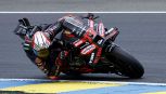 MotoGP, pazza Silverstone: Bezzecchi gioiello Aprilia. A podio Zarco e Marc Marquez caduto e graziato. Bagnaia ko