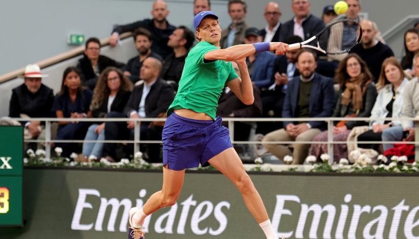 Roland Garros, Sinner esulta e ringrazia l’amico tifoso Donnarumma: poi il pensiero di Jannik per Nadal