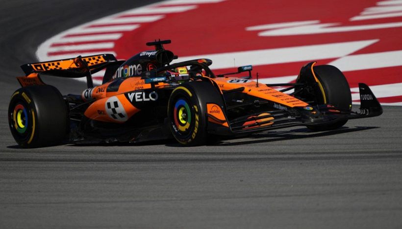 F1 Gp Spagna: uno-due McLaren, Piastri in pole su Norris e Verstappen. Hamilton 5°, Leclerc 7° rinuncia al 2° giro