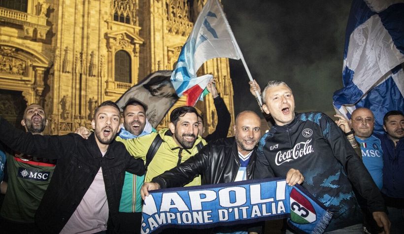 Scudetto: Piazza Duomo diventa provincia di Napoli, polemica per la festa dei tifosi azzurri