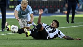 Lazio-Juventus, moviola: giallo sul rigore dato e revocato e sul gol di Vecino, cosa ha fatto Kalulu e cosa rischia