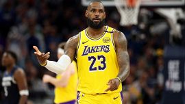NBA, il flop dei Lakers e i tormenti di LeBron: ritiro, rinnovo o addio? Leonard porta Jokic a gara 7