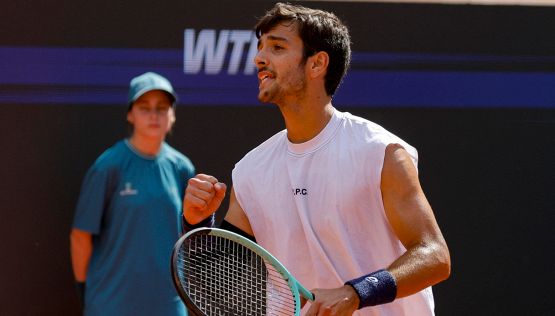 Lorenzo Musetti infallibile anche a Roma, si qualifica al 3° turno degli Internazionali d'Italia e spaventa Sinner