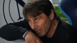 Napoli, Conte perde altri due titolari per Parma e spiega perché scudetto qui sarebbe diverso