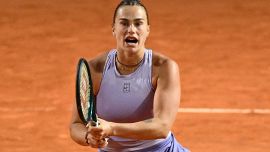 L'uscita di scena di Aryna Sabalenka dagli Internazionali, la regina di Roma saluta con una volgarità oscena e un'ammonizione