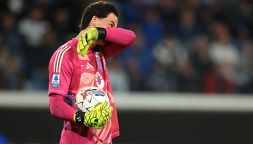 Svilar e il gol subito...dal tifoso: invasione di campo in Atalanta-Roma, finisce a spintoni