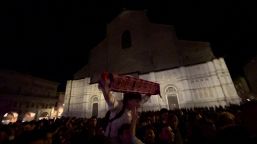 Coppa Italia, a Bologna esplode la festa: migliaia in piazza Maggiore
