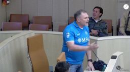 Afragola, consigliere comunale mostra la maglia del Napoli e se ne va