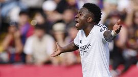 Razzismo su Vinicius, il Valencia contro Netflix: 'Falsità nel documentario sulla stella del Real Madrid'