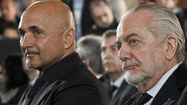 Spalletti nel suo libro fa a pezzi De Laurentiis: senza di lui sarei a Napoli. Tutte le accuse