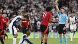 Tottenham-Manchester United: rissa dopo il 90' tra Maguire e Romero, poi la clamorosa gaffe dell'Uefa