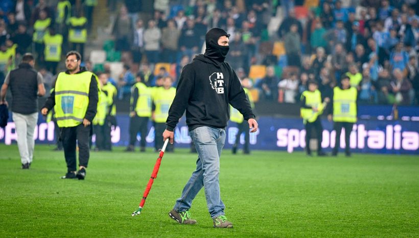 Incidenti, invasioni o proteste in Serie A, stop alle censure: cambia la linea della Lega, la nuova direttiva
