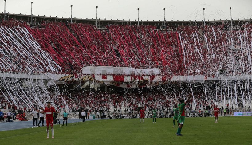Nuovo Heysel in Algeria: la festa diventa dramma, crolla una tribuna, un morto e diversi feriti