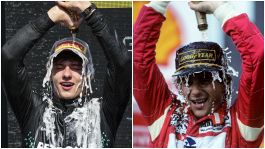 F1, Antonelli come Senna: sul podio si versa lo champagne in testa come Ayrton, l'immagine è da brividi