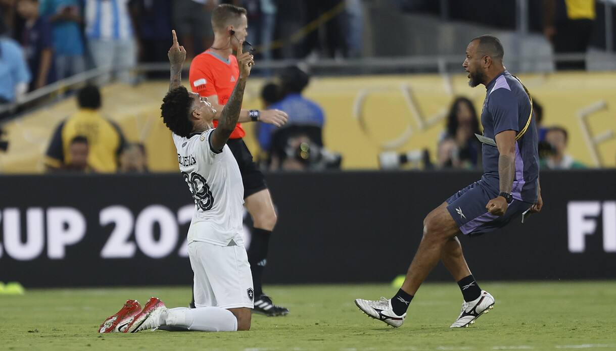 https://wips.plug.it/cips/sport.virgilio.it/cms/2025/06/botafogo.jpg