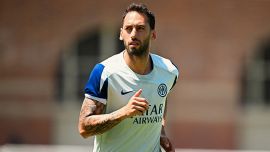 Inter, infortunio Calhanoglu: Mondiale finito e addio ai nerazzurri vicino. Marotta prepara l'assalto a Rovella