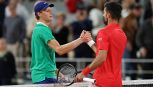 Djokovic: 'Forse la mia ultima a Parigi, Sinner-Alcaraz la finale migliore'. Nole protesta, interviene Jannik