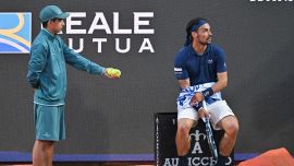 Fognini furioso a Stoccarda, Moutet prima lo provoca poi lo ignora e scatena l’ira di Fabio: “Guardami piccolo porco!”