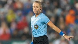 Mondiale per club, terna tutta femminile per la Juve: chi è Tori Penso, l'arbitro dei record che fece infuriare Ronaldo e Brozovic