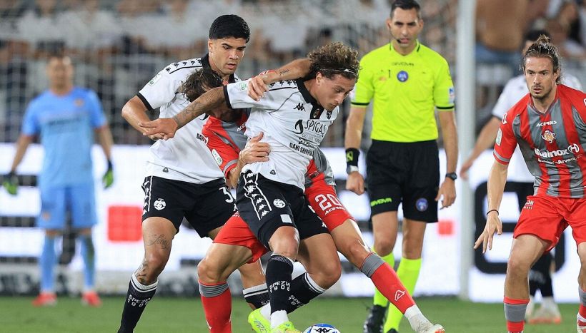 Spezia-Cremonese, moviola: due espulsi, sette ammoniti, finale thriller, l'intervento del Var, rimonta fallita
