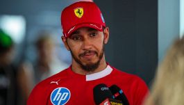 F1, Ferrari: scoppia il caso Hamilton, Lewis stizzito e rassegnato. Rivincita di Binotto nel sorpasso Hulkenberg
