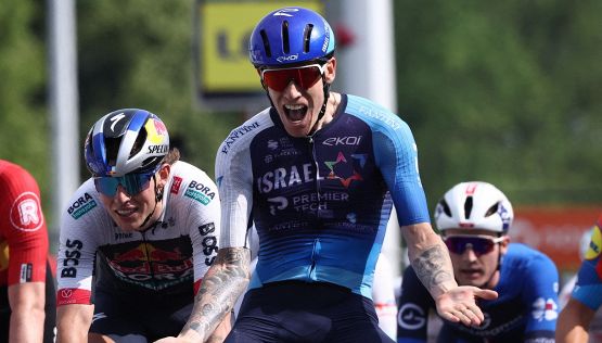 Giro del Delfinato, stavolta Milan stecca: vince a sorpresa Jake Stewart, Evenepoel scivola nel finale (senza conseguenze)