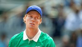 Sinner, l’insinuazione dalla Spagna fa infuriare i fan: “Vuole evitare Alcaraz”. E per Wilander è già il migliore di tutti