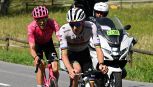 Giro del Delfinato, Pogacar stacca tutti e detta la sua legge: Vingegaard paga un minuto, crolla Evenepoel