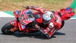 Bagnaia, casco speciale per Ligabue al Mugello: l’omaggio in pista di Pecco al suo idolo