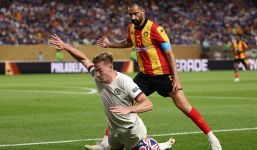 Esperance-Chelsea, moviola: surreale scena sul rigore, l’arbitro deve spiegare col microfono