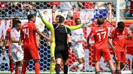 Benfica-Bayern, moviola: il Var beffa i tedeschi, i 40 gradi di Charlotte mandano ko un giocatore