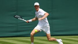 Sinner, Panatta alimenta i dubbi prima di Wimbledon: “Non si sa come stanno le cose”. E non si placa la polemica su Mangiante