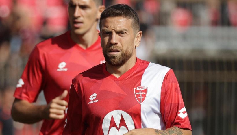 Calciomercato Serie B: pazza idea Padova, offerta al Papu Gomez. Bari e Reggiana scatenate, supermarket Catanzaro