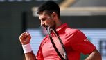 Roland Garros, Djokovic è un rullo compressore: Nole fa 100 contro Norrie, supera Federer e trova Zverev
