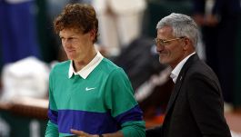 Sinner: il cuore spezzato e l’ammissione sulla finale del Roland Garros e su Alcaraz. Vagnozzi consola Jannik