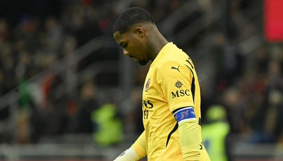 Milan con Maignan è scontro totale: niente Chelsea e rischio Donnarumma-bis, i tifosi scaricano Magic Mike