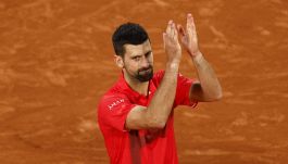 Djokovic alimenta le voci sul ritiro: il rimpianto con Federer e Nadal. McEnroe: “E’ come LeBron” e avverte Sinner e Alcaraz